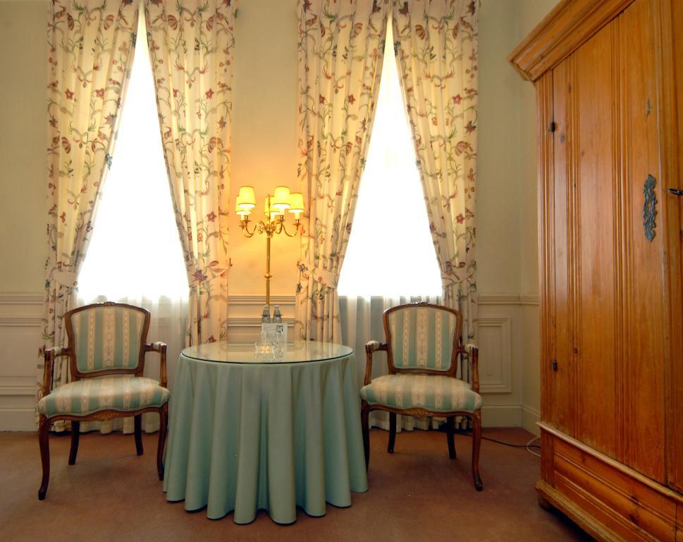 Hotel Buerger Palais アンスバッハ 部屋 写真